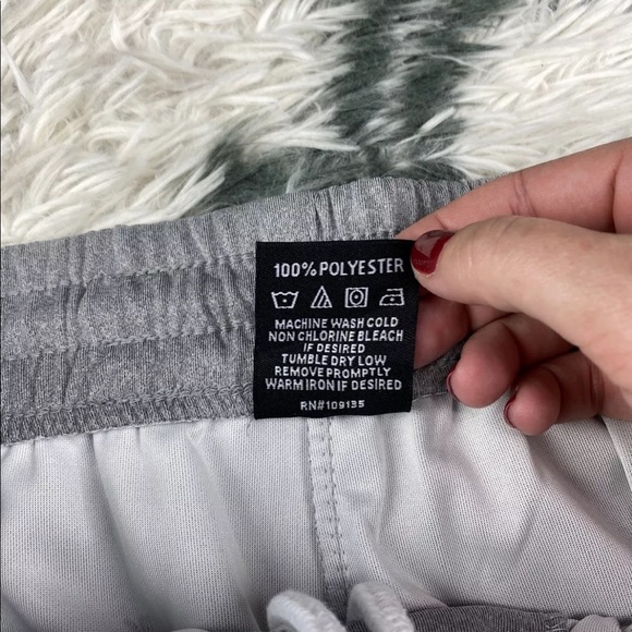 NWT NBA Men's Gray Shorts Size Large - Picture 6 of 7